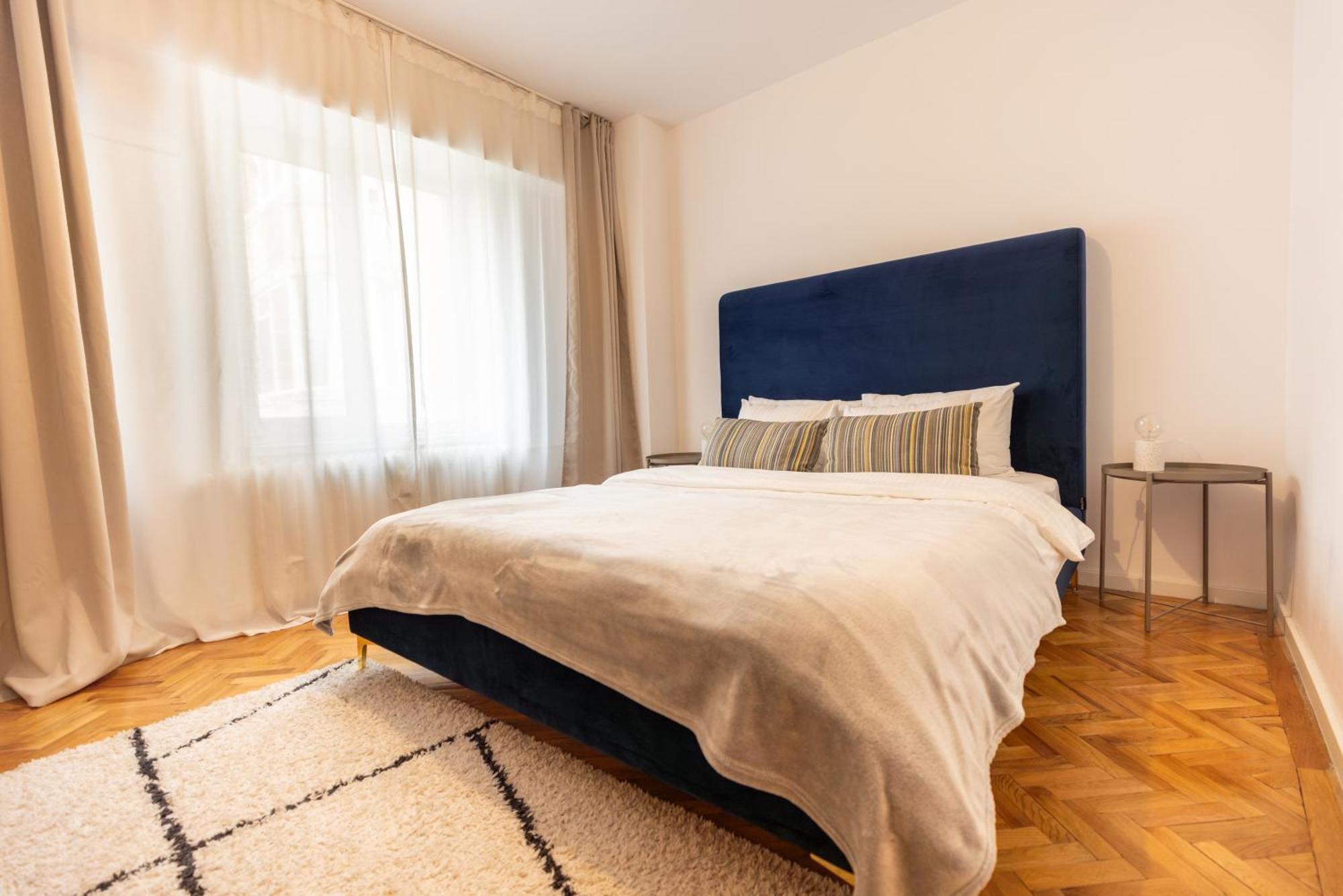 3br, 2 Bath - Ideal For Families Groups *